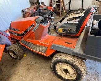 KUBOTA G1800 HST LAWN TRACTOR
