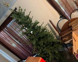 CHRISTMAS TREE