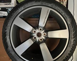 2024 Land Rover Defender Carpathian Edition Wheels & Tires  Less than 500 miles driven.