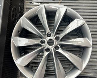 Tesla Model S Wheels 21" Full set plus 3 tires with 60% remaining