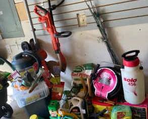 Black Decker Electric Edger  2 Weed Eaters Fertilizers Soaker Hoses