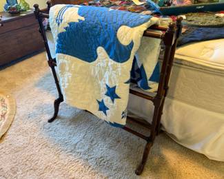 Faux Bamboo Quilt Rack, Quilts