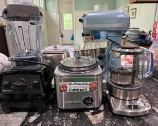 More Kitchen Appliances - mixer removed from sale