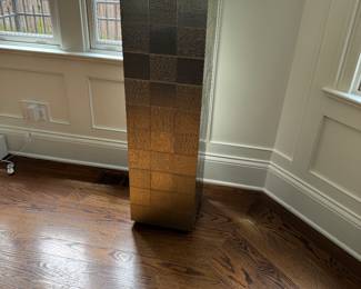 Slivered Pedestal