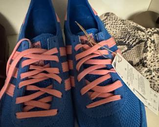 New Adidas - sz 8