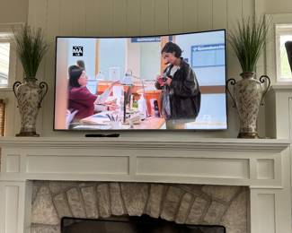 Curved TV