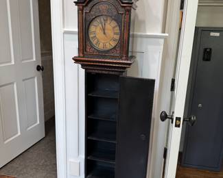 CD Holder Hall Clock