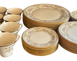 8 Lenox Castle Garden Place Settings