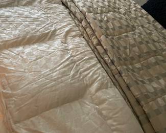 Twin duvet and Queen duvet with pillow shams
