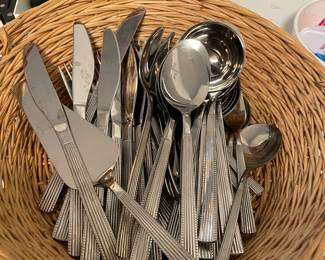 18/10 stainless flatware set