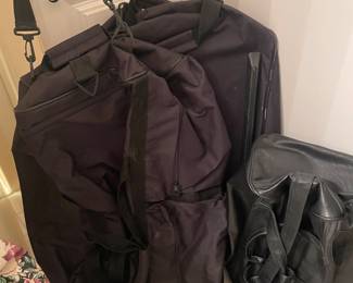 Roller duffel bags