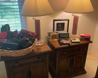 Pair of nightstands by Drexel, MCM acrylic lamps, clocks and wallets