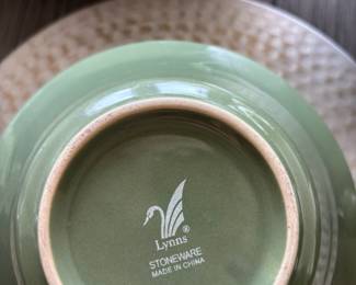 Lynns Stoneware Green Bowl