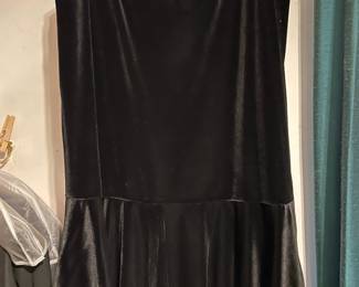 Notations Black Velvet Skirt - Size Large