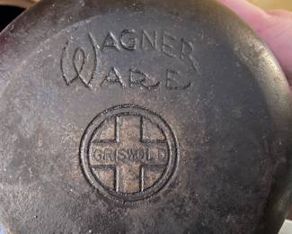 Wagner Ware Griswold Cast Iron 2 Quart Dutch Oven