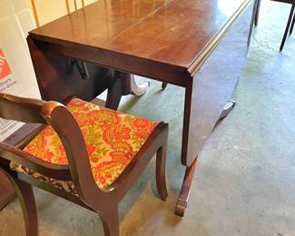 Drop Leaf Dining Table with Dining Chairs