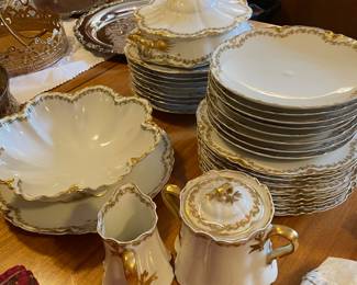 Haviland Limoges Clover Leaf Pattern Dinnerware/Serveware Set