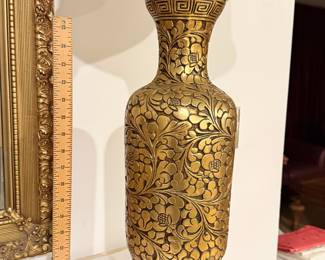 Floral Embossed Brass Tone Table Lamp
