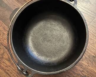 Wagner Ware Griswold Cast Iron 2 Quart Dutch Oven