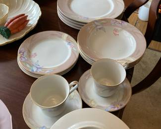 Mikasa Charisma Beige Dinnerware Set