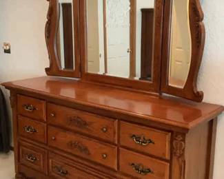 Dresser