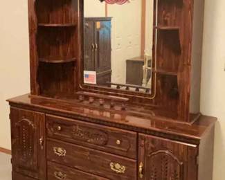 Dresser With Mirror