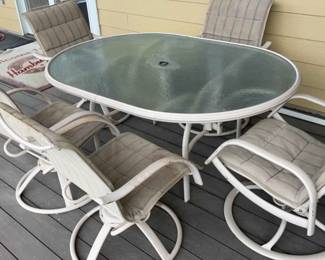 Patio Table And 5 Chairs