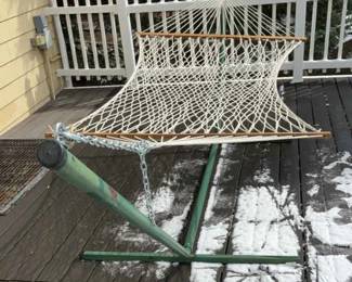 String Hammock With Metal Stand