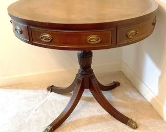04 Mahogany Pedestal Table