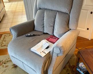 Purchased brand new from Raymor & Flanigan and only used for less than a week. Comes complete with all paperwork