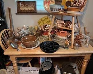 ASSORTED KITCHEN
