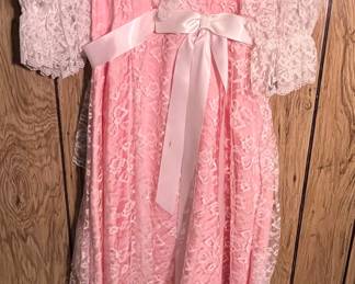 PINK LACE VINTAGE DRESS