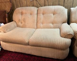 CREAM LOVESEAT