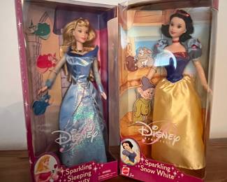 COLLECTIBLE DISNEY DOLLS