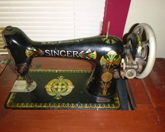 1909 SINGER 66K LOTUS TREDLE SEWING MACHINE
