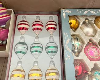 Mid Century & Vintage Christmas Ornaments 