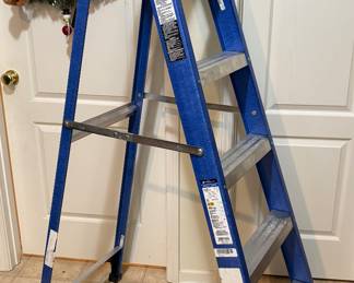 Six Foot Louisville Fiberglass Step Ladder 