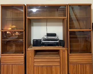 Vintage Entertainment Center w/ Plenty of Stereo / Turntable / Vinyl Storage Room FREE FIRST COME FIRST SERVE - MUST BRING YOUR OWN HELP TO MOVE 