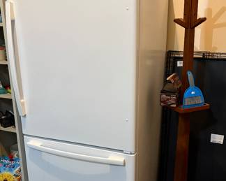 Whirlpool Refrigerator / Fridge / Freezer