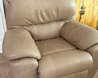 Nice Comfy Leather Recliner 