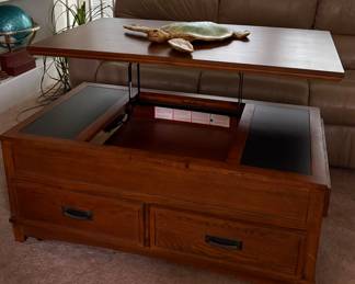 Ashley Furniture Lift Top Cocktail Coffee Table 