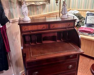 Mahogany Roll Top Ladies Writing Desk - Colonial Style Figurine Lamps