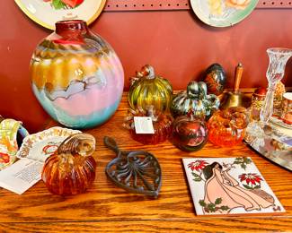 Large D'Luna hand blown glass vase, among other goodies!