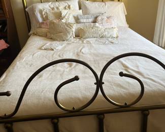 Vintage Brass ful bed