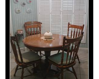 Ethan Allen Kitchen Table (4 Chairs & 2 Leaves) SOLD