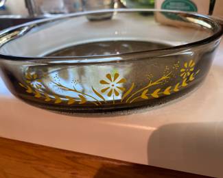 Vintage 1970's Textured Glass Bake. Yellow Daisies 