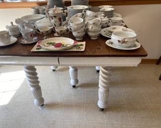 Vintage Table Needs Re Finishing