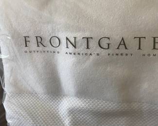 Luxury Frontgate Resort towels, NRFP. Retail? $95 each.. Not Sassies..