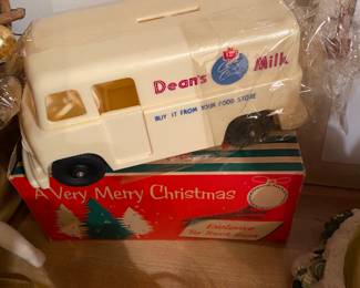 Vintage Deans Milk Christmas Truck/Box. NRFP