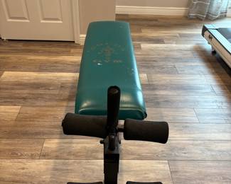 WEIGHT BENCH